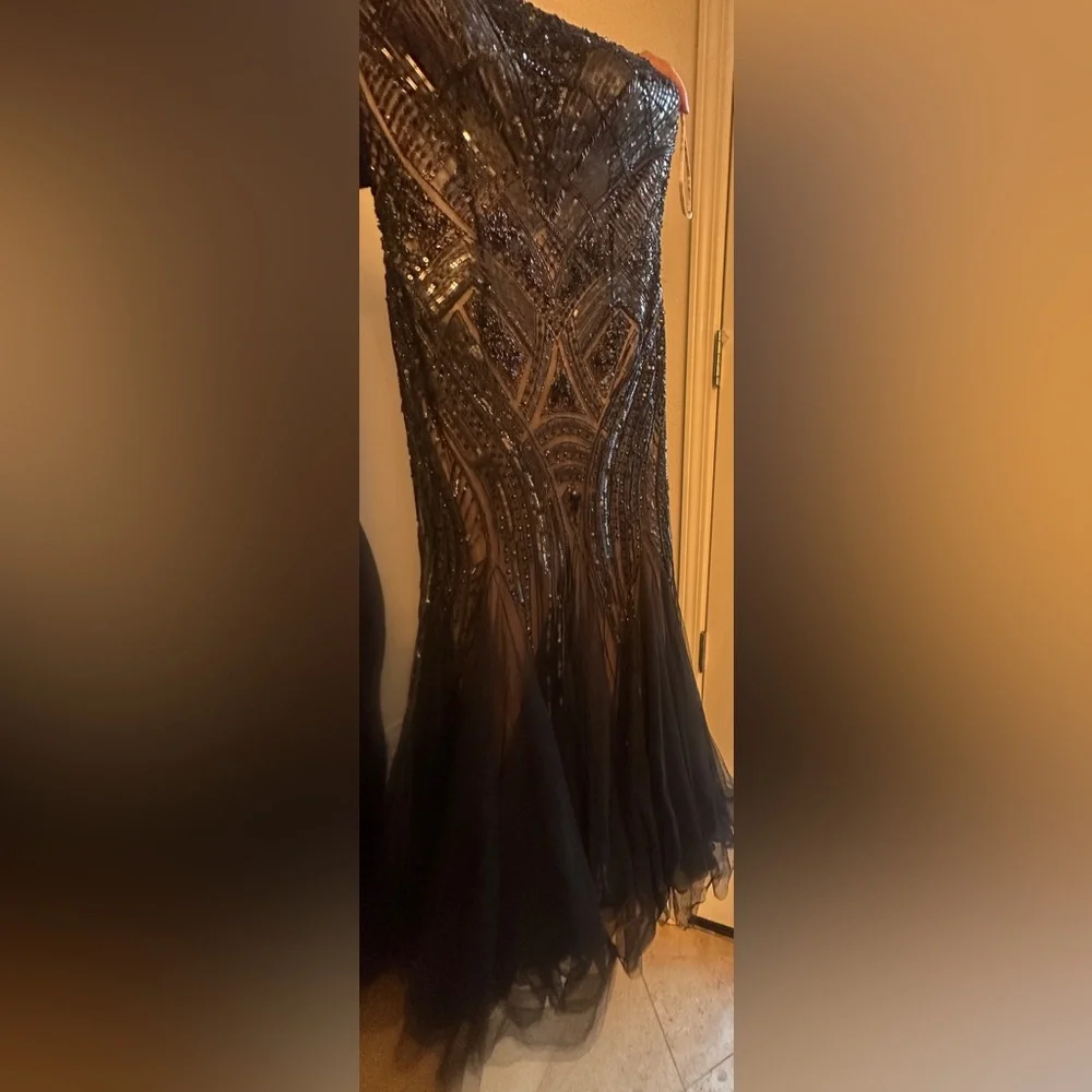 Alberto Makali beautiful gown